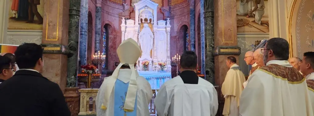 Bishop Esmilla Vincentians in front of Main Mary Shrine